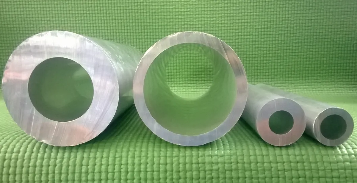 Barra Hueca de Aluminio — 1