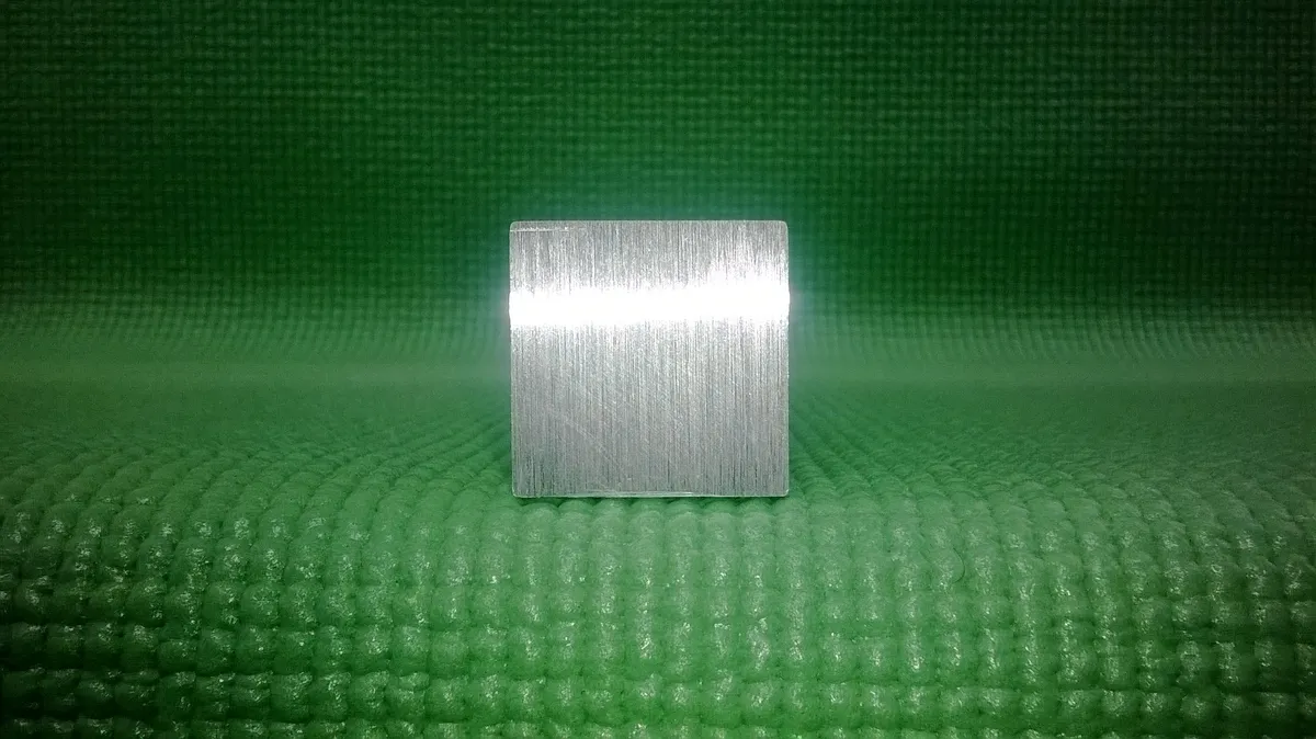 Cuadrado de Aluminio — 1